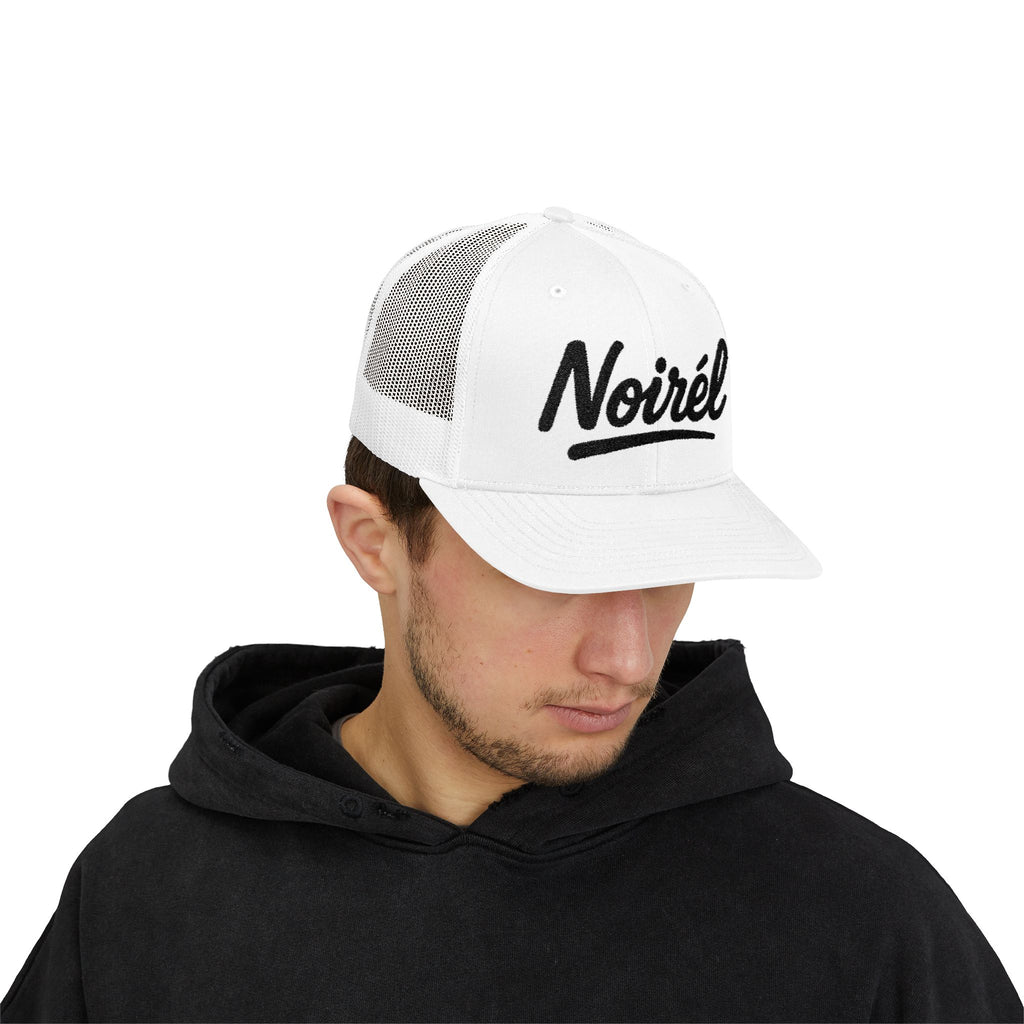NOIRÉL Trucker Cap – Black Script