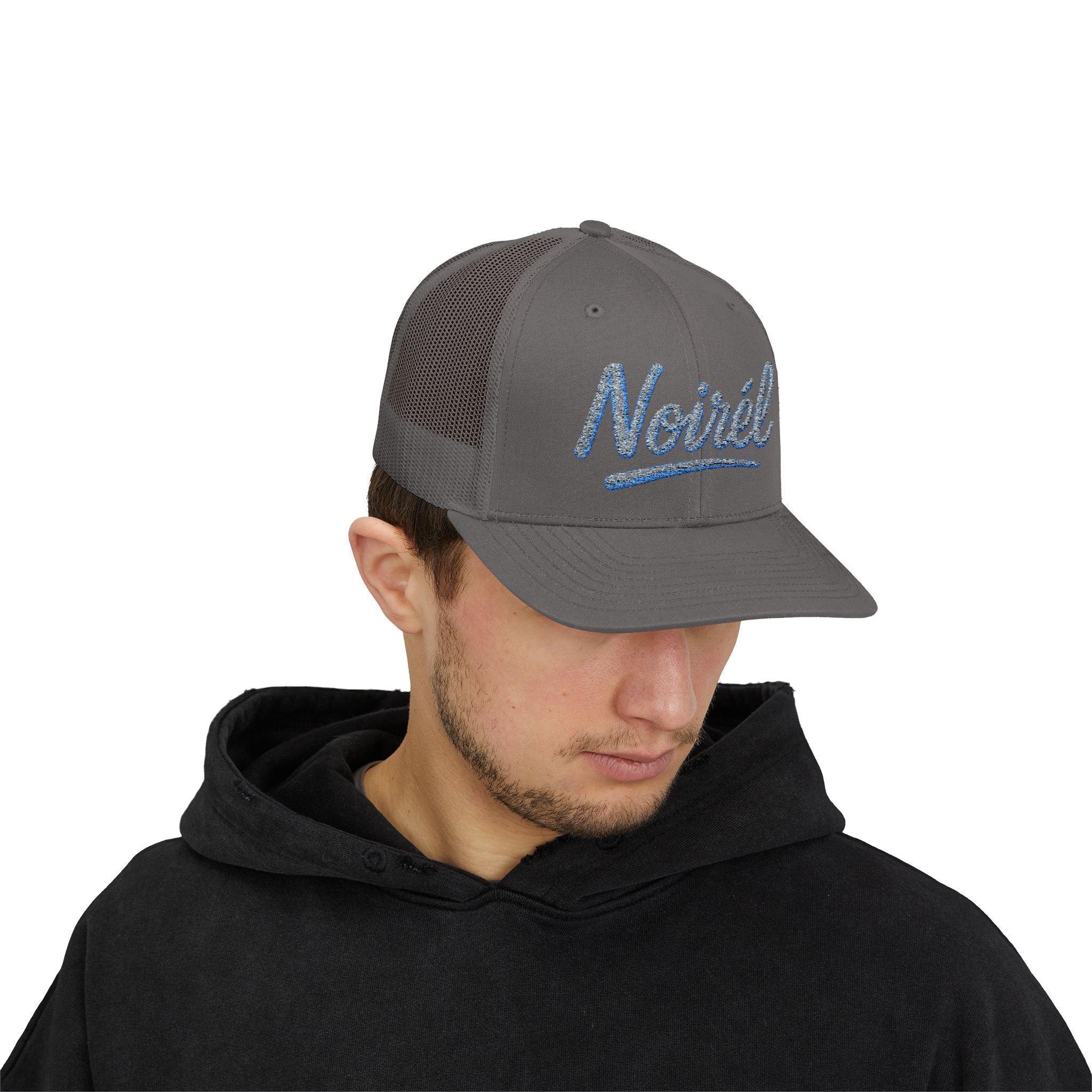 NOIRÉL Trucker Cap – Light Blue Script