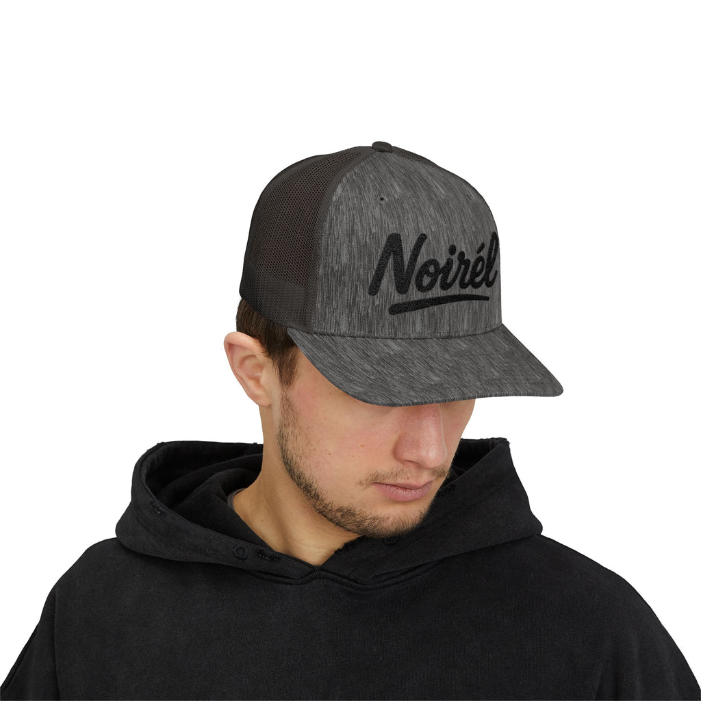NOIRÉL Trucker Cap – Black Script