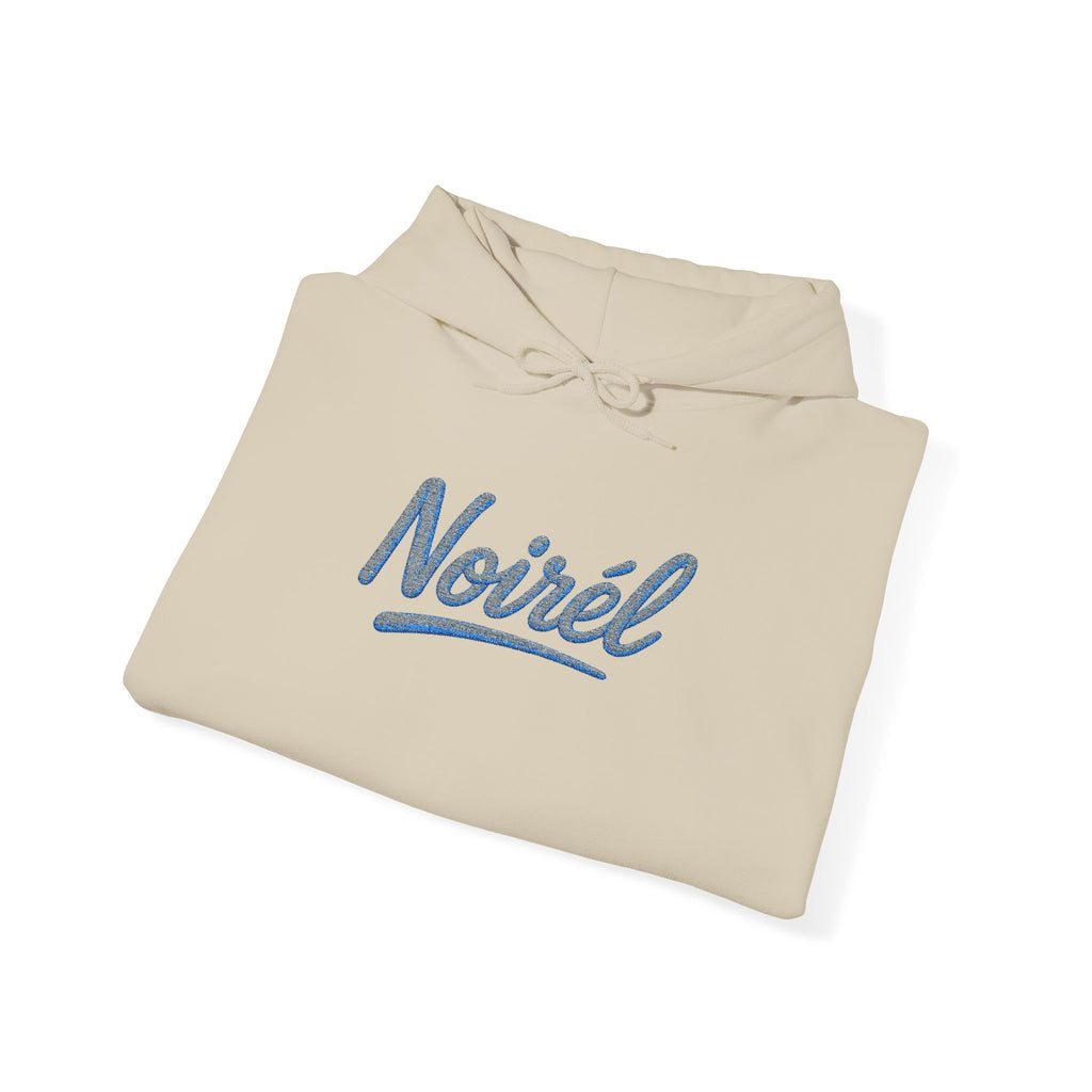 NOIRÉL Script Hoodie – Hellblau gesticktes Logo