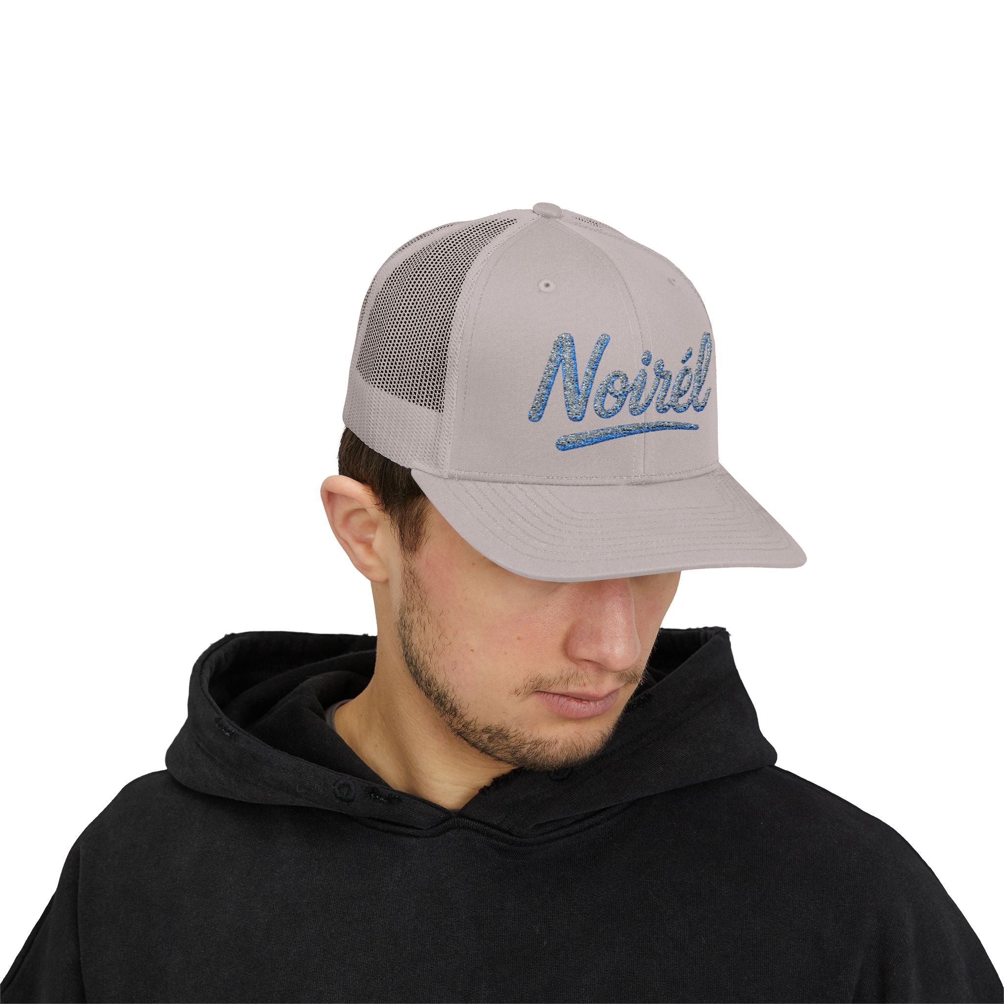 NOIRÉL Trucker Cap – Light Blue Script